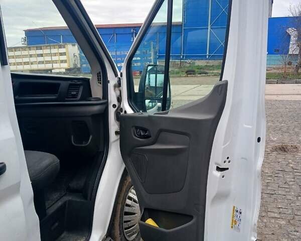 Білий Форд Транзит, об'ємом двигуна 2 л та пробігом 426 тис. км за 21000 $, фото 3 на Automoto.ua