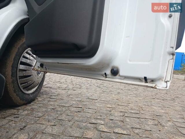 Белый Форд Транзит, объемом двигателя 2 л и пробегом 426 тыс. км за 16500 $, фото 6 на Automoto.ua