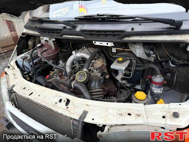 Белый Форд Транзит, объемом двигателя 2.5 л и пробегом 245 тыс. км за 6000 $, фото 6 на Automoto.ua