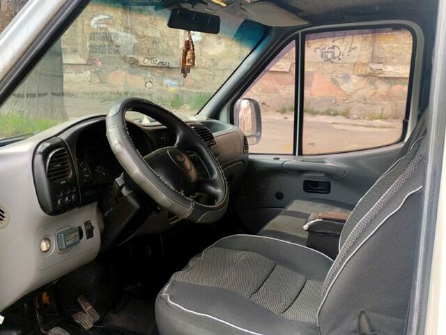 Белый Форд Транзит, объемом двигателя 2.5 л и пробегом 451 тыс. км за 6900 $, фото 2 на Automoto.ua