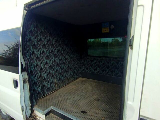 Білий Форд Транзит, об'ємом двигуна 2.4 л та пробігом 473 тис. км за 5000 $, фото 4 на Automoto.ua