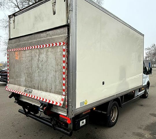 Білий Форд Транзит, об'ємом двигуна 2.2 л та пробігом 343 тис. км за 14000 $, фото 6 на Automoto.ua