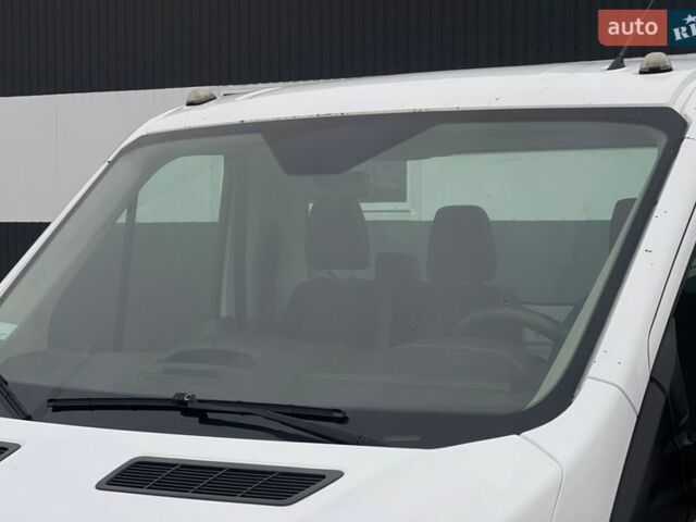 Белый Форд Транзит, объемом двигателя 2.2 л и пробегом 380 тыс. км за 14000 $, фото 9 на Automoto.ua