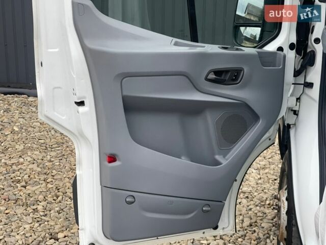 Белый Форд Транзит, объемом двигателя 2.2 л и пробегом 380 тыс. км за 14000 $, фото 23 на Automoto.ua
