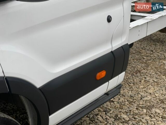 Белый Форд Транзит, объемом двигателя 2.2 л и пробегом 380 тыс. км за 14000 $, фото 11 на Automoto.ua