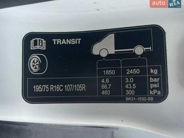 Белый Форд Транзит, объемом двигателя 2.2 л и пробегом 380 тыс. км за 14000 $, фото 44 на Automoto.ua