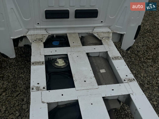 Белый Форд Транзит, объемом двигателя 2.2 л и пробегом 380 тыс. км за 15450 $, фото 21 на Automoto.ua