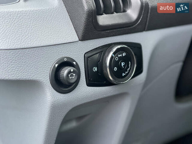 Белый Форд Транзит, объемом двигателя 2.2 л и пробегом 380 тыс. км за 15450 $, фото 24 на Automoto.ua