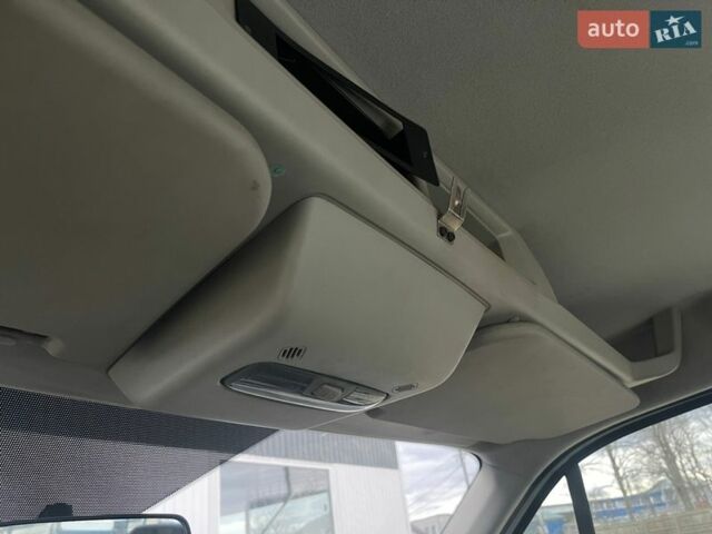 Белый Форд Транзит, объемом двигателя 2.2 л и пробегом 380 тыс. км за 14000 $, фото 35 на Automoto.ua