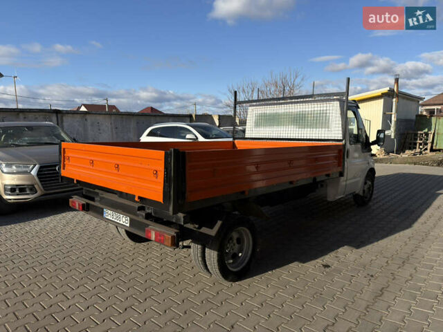 Белый Форд Транзит, объемом двигателя 2.4 л и пробегом 200 тыс. км за 11500 $, фото 1 на Automoto.ua