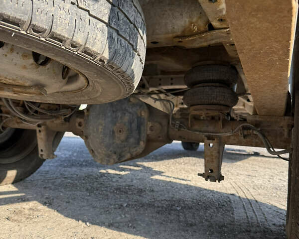 Белый Форд Транзит, объемом двигателя 2.4 л и пробегом 312 тыс. км за 9300 $, фото 3 на Automoto.ua