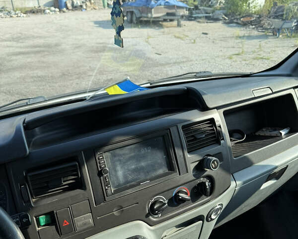 Белый Форд Транзит, объемом двигателя 2.4 л и пробегом 312 тыс. км за 9300 $, фото 6 на Automoto.ua