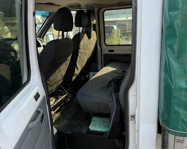 Белый Форд Транзит, объемом двигателя 2.4 л и пробегом 312 тыс. км за 9300 $, фото 7 на Automoto.ua