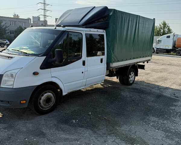 Белый Форд Транзит, объемом двигателя 2.4 л и пробегом 312 тыс. км за 9300 $, фото 1 на Automoto.ua