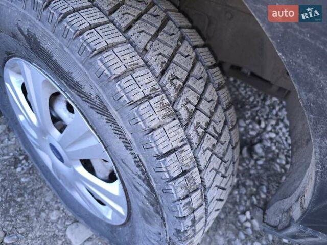 Белый Форд Транзит, объемом двигателя 2 л и пробегом 410 тыс. км за 14900 $, фото 3 на Automoto.ua