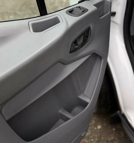 Белый Форд Транзит, объемом двигателя 2 л и пробегом 338 тыс. км за 15000 $, фото 6 на Automoto.ua