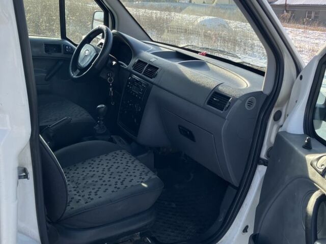 Білий Форд Транзит, об'ємом двигуна 1.8 л та пробігом 296 тис. км за 2999 $, фото 4 на Automoto.ua