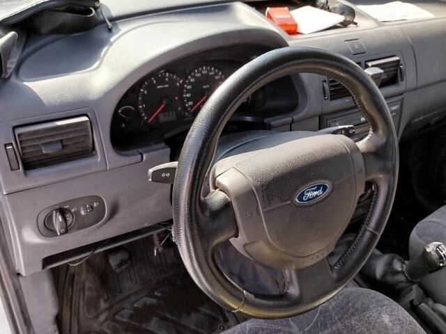 Білий Форд Транзит, об'ємом двигуна 0 л та пробігом 124 тис. км за 2600 $, фото 2 на Automoto.ua