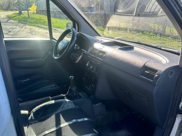 Белый Форд Транзит, объемом двигателя 1.8 л и пробегом 430 тыс. км за 4500 $, фото 3 на Automoto.ua