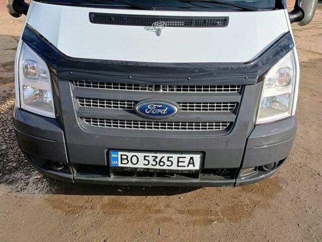 Білий Форд Транзит, об'ємом двигуна 2.2 л та пробігом 252 тис. км за 6500 $, фото 1 на Automoto.ua