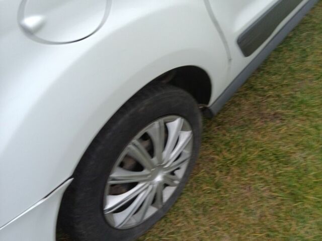 Білий Форд Транзит, об'ємом двигуна 1.6 л та пробігом 401 тис. км за 8592 $, фото 5 на Automoto.ua