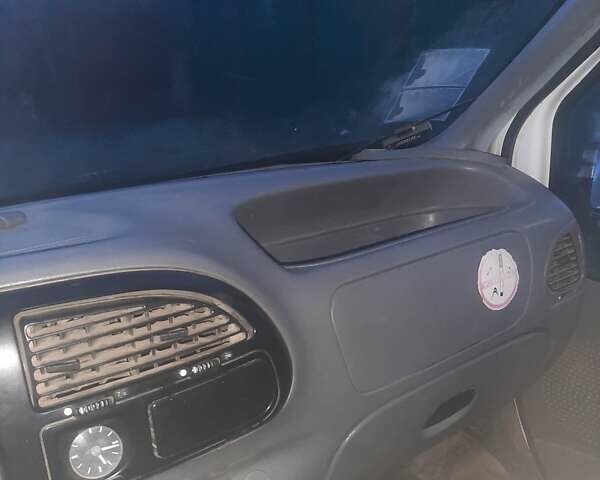 Белый Форд Транзит, объемом двигателя 2.5 л и пробегом 490 тыс. км за 1700 $, фото 3 на Automoto.ua