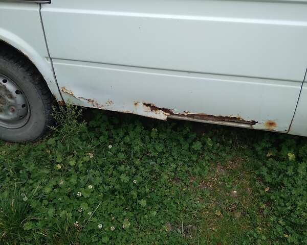 Белый Форд Транзит, объемом двигателя 2.5 л и пробегом 426 тыс. км за 2300 $, фото 4 на Automoto.ua