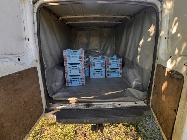 Белый Форд Транзит, объемом двигателя 2.2 л и пробегом 638 тыс. км за 4600 $, фото 4 на Automoto.ua