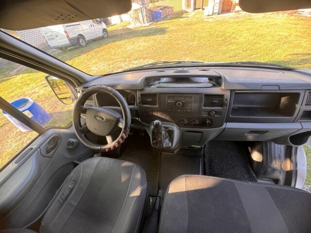 Белый Форд Транзит, объемом двигателя 2.2 л и пробегом 638 тыс. км за 4600 $, фото 3 на Automoto.ua