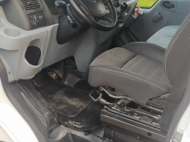 Білий Форд Транзит, об'ємом двигуна 2.2 л та пробігом 327 тис. км за 7000 $, фото 4 на Automoto.ua