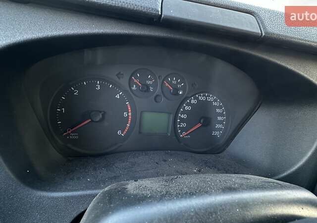 Білий Форд Транзит, об'ємом двигуна 2.2 л та пробігом 243 тис. км за 14750 $, фото 12 на Automoto.ua