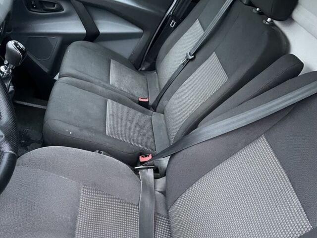 Белый Форд Транзит, объемом двигателя 2.2 л и пробегом 278 тыс. км за 11333 $, фото 22 на Automoto.ua