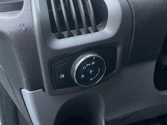 Белый Форд Транзит, объемом двигателя 2.2 л и пробегом 278 тыс. км за 11333 $, фото 18 на Automoto.ua