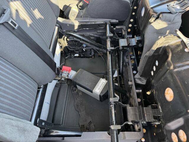 Белый Форд Транзит, объемом двигателя 2 л и пробегом 242 тыс. км за 14000 $, фото 14 на Automoto.ua