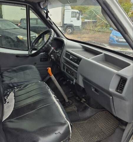 Белый Форд Транзит, объемом двигателя 2 л и пробегом 170 тыс. км за 1600 $, фото 13 на Automoto.ua