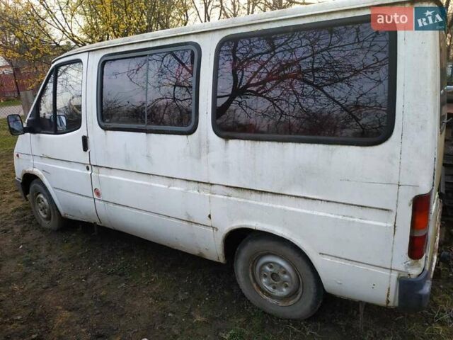 Белый Форд Транзит, объемом двигателя 2.5 л и пробегом 400 тыс. км за 1100 $, фото 2 на Automoto.ua