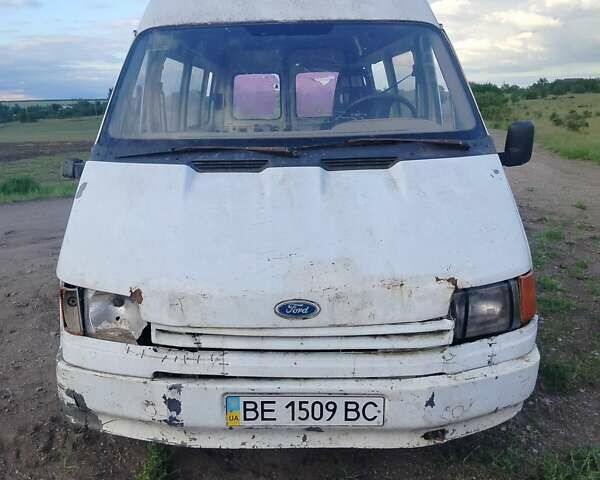 Білий Форд Транзит, об'ємом двигуна 2.5 л та пробігом 356 тис. км за 750 $, фото 3 на Automoto.ua