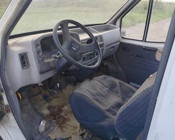 Білий Форд Транзит, об'ємом двигуна 2.5 л та пробігом 356 тис. км за 750 $, фото 13 на Automoto.ua