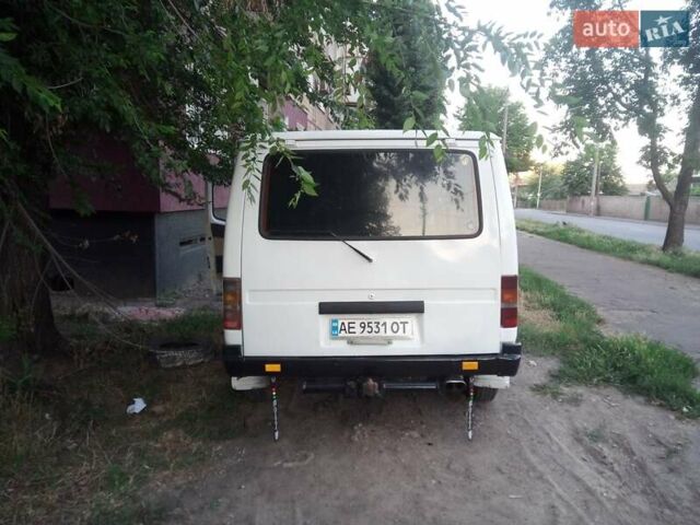 Белый Форд Транзит, объемом двигателя 2.5 л и пробегом 100 тыс. км за 1900 $, фото 2 на Automoto.ua