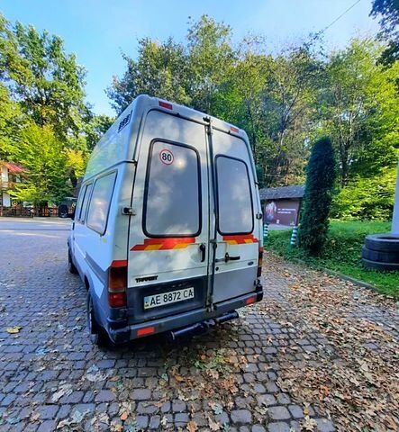 Белый Форд Транзит, объемом двигателя 2.5 л и пробегом 250 тыс. км за 3500 $, фото 2 на Automoto.ua