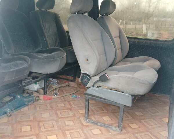 Білий Форд Транзит, об'ємом двигуна 2.5 л та пробігом 328 тис. км за 1350 $, фото 2 на Automoto.ua