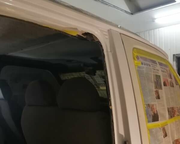 Белый Форд Транзит, объемом двигателя 2.5 л и пробегом 450 тыс. км за 5500 $, фото 11 на Automoto.ua