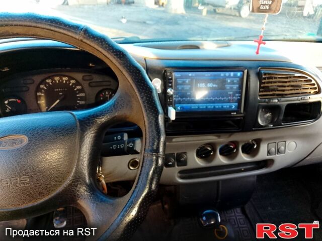 Белый Форд Транзит, объемом двигателя 2.5 л и пробегом 370 тыс. км за 3250 $, фото 8 на Automoto.ua