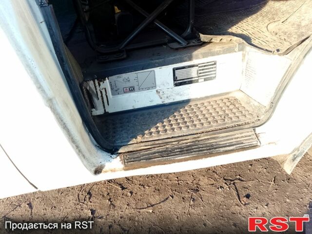Белый Форд Транзит, объемом двигателя 2.5 л и пробегом 370 тыс. км за 3250 $, фото 6 на Automoto.ua