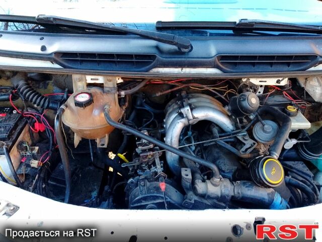 Белый Форд Транзит, объемом двигателя 2.5 л и пробегом 370 тыс. км за 3250 $, фото 13 на Automoto.ua