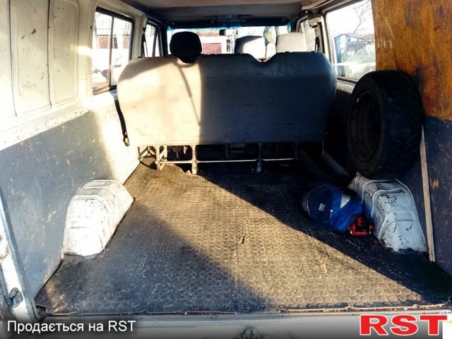 Белый Форд Транзит, объемом двигателя 2.5 л и пробегом 370 тыс. км за 3250 $, фото 11 на Automoto.ua