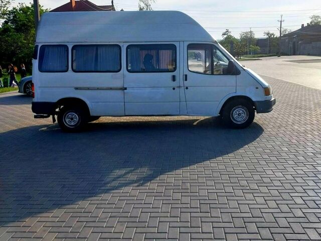 Белый Форд Транзит, объемом двигателя 2.5 л и пробегом 750 тыс. км за 5600 $, фото 6 на Automoto.ua