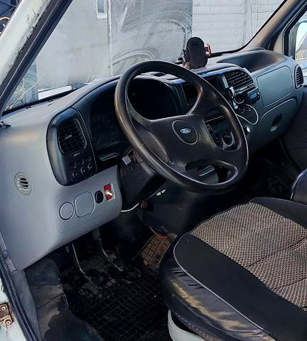 Белый Форд Транзит, объемом двигателя 2 л и пробегом 500 тыс. км за 3000 $, фото 1 на Automoto.ua