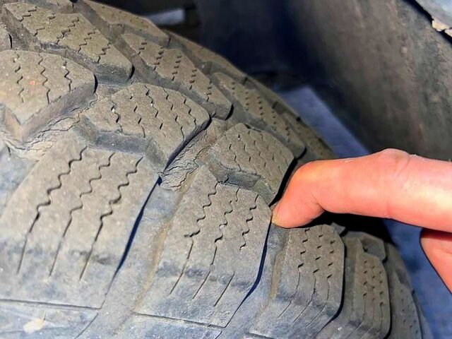 Белый Форд Транзит, объемом двигателя 2.5 л и пробегом 400 тыс. км за 1750 $, фото 5 на Automoto.ua