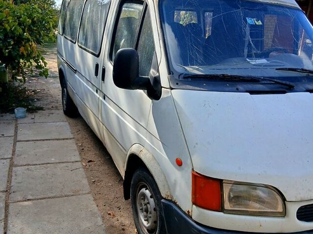 Белый Форд Транзит, объемом двигателя 2.5 л и пробегом 250 тыс. км за 3700 $, фото 1 на Automoto.ua